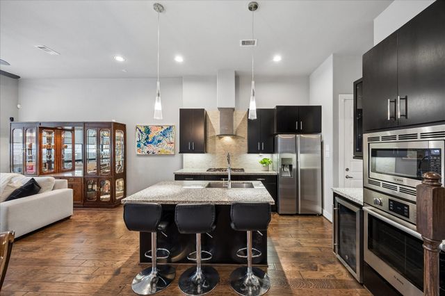 2410 Couch Street, Houston, TX 77008