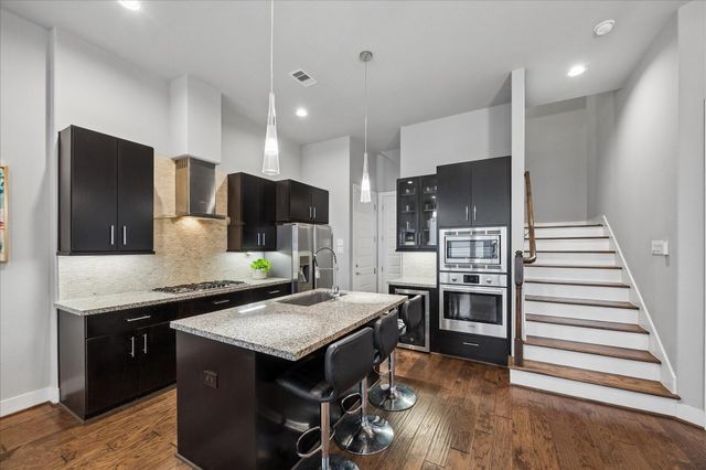 2410 Couch Street, Houston, TX 77008