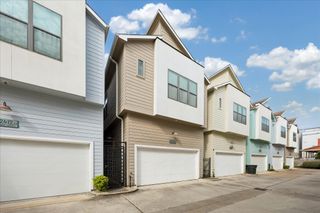 2410 Couch Street, Houston, TX 77008