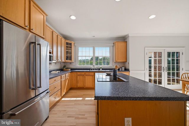 18905 CELEBRITY LN, Sandy Spring, MD 20860