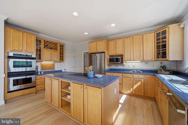 18905 CELEBRITY LN, Sandy Spring, MD 20860