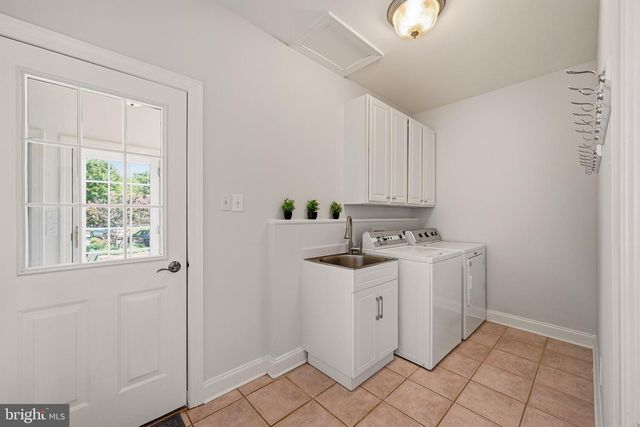 18905 CELEBRITY LN, Sandy Spring, MD 20860