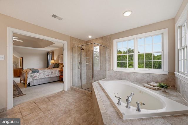 18905 CELEBRITY LN, Sandy Spring, MD 20860
