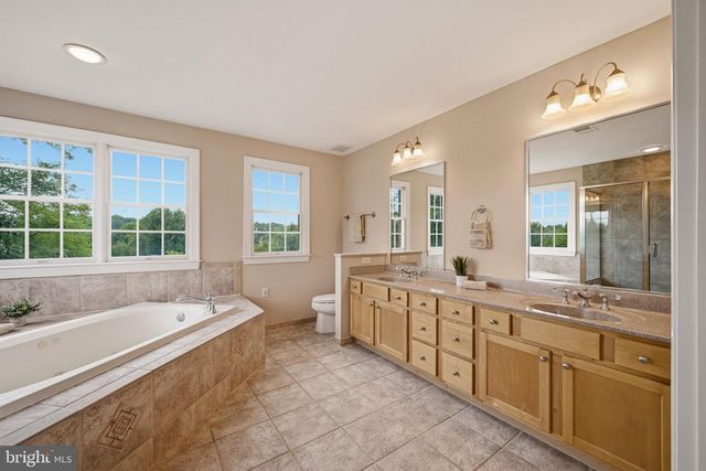 18905 CELEBRITY LN, Sandy Spring, MD 20860