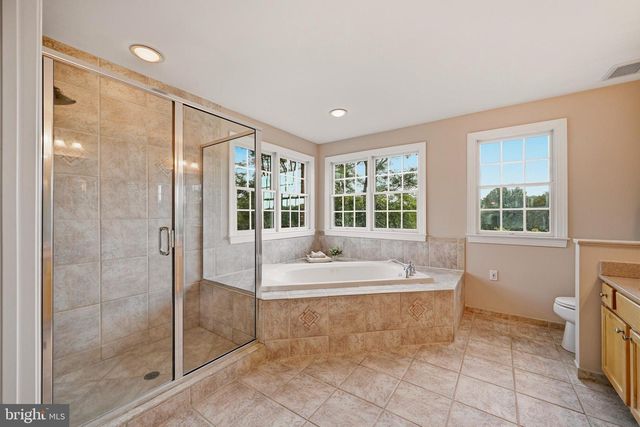 18905 CELEBRITY LN, Sandy Spring, MD 20860