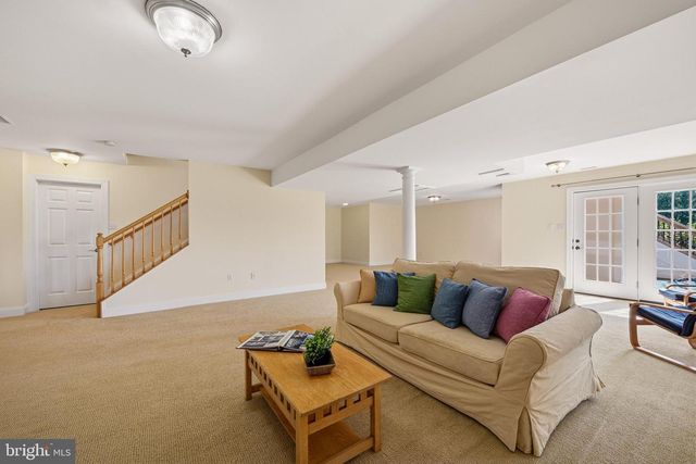 18905 CELEBRITY LN, Sandy Spring, MD 20860