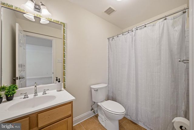 18905 CELEBRITY LN, Sandy Spring, MD 20860