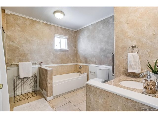 1385 S Hudson St, Denver, CO 80222