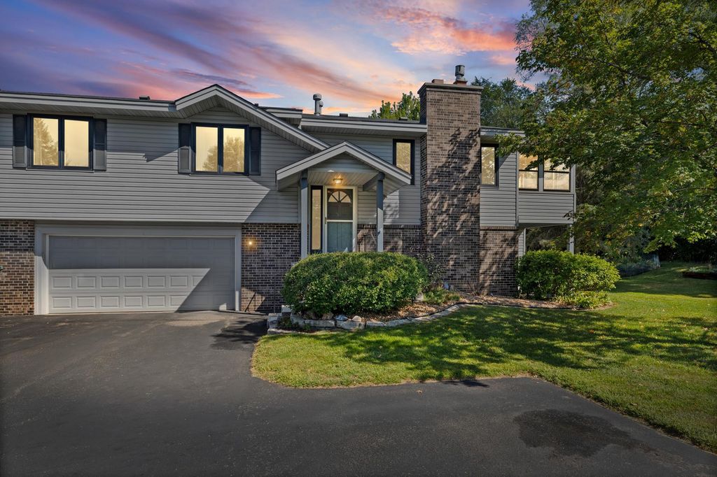 5642 Chatsworth Street N, Shoreview, MN 55126 — exterior
