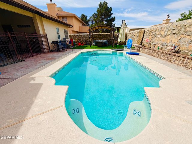 2005 SHADOW RIDGE Drive, El Paso, TX 79938