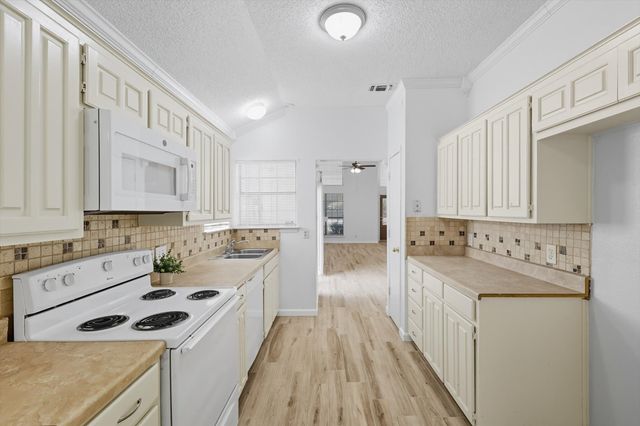 5234 Cornvalley Drive, Arlington, TX 76017