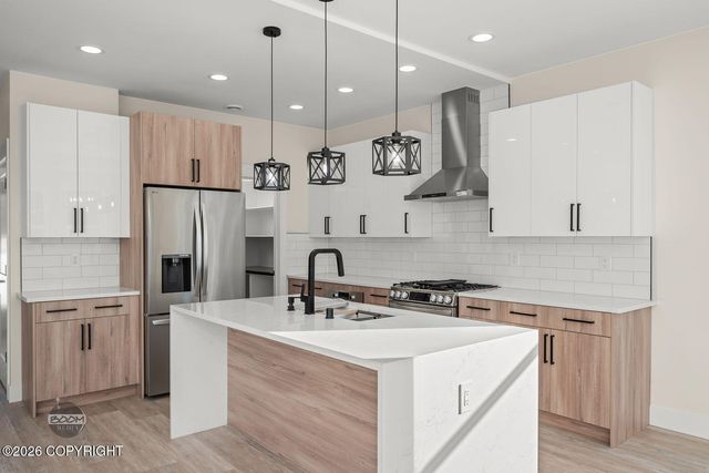 8200 Leo Circle, Anchorage, AK 99516