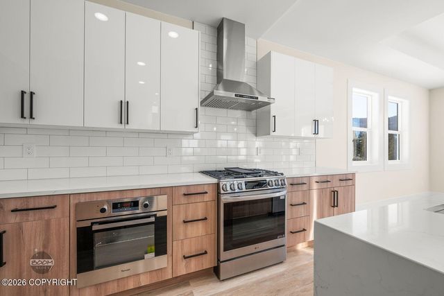 8200 Leo Circle, Anchorage, AK 99516