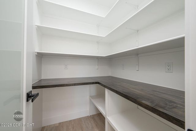 8200 Leo Circle, Anchorage, AK 99516