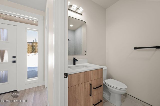 8200 Leo Circle, Anchorage, AK 99516