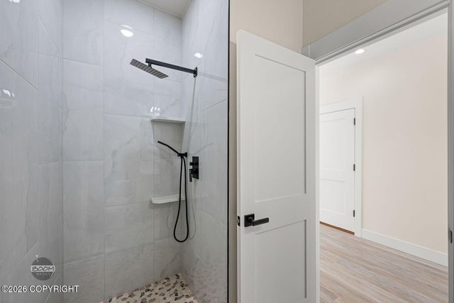 8200 Leo Circle, Anchorage, AK 99516