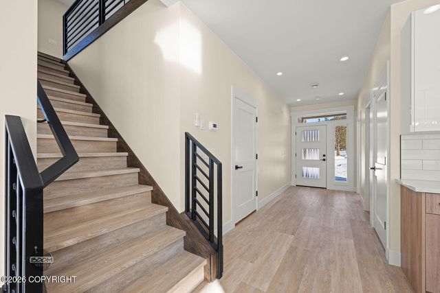 8200 Leo Circle, Anchorage, AK 99516