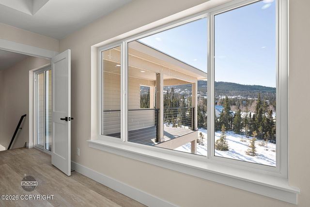 8200 Leo Circle, Anchorage, AK 99516