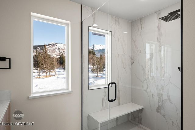 8200 Leo Circle, Anchorage, AK 99516