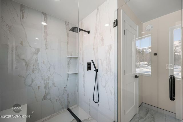 8200 Leo Circle, Anchorage, AK 99516