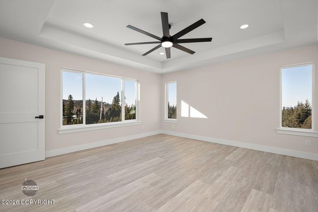 8200 Leo Circle, Anchorage, AK 99516