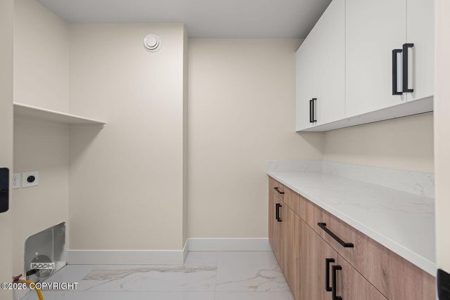 8200 Leo Circle, Anchorage, AK 99516