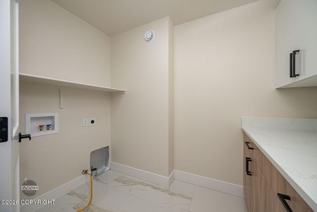 8200 Leo Circle, Anchorage, AK 99516