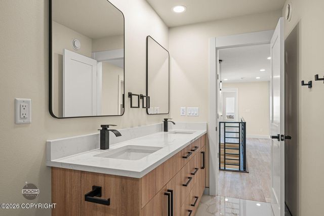 8200 Leo Circle, Anchorage, AK 99516