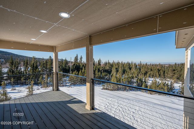 8200 Leo Circle, Anchorage, AK 99516