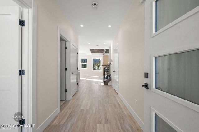 8200 Leo Circle, Anchorage, AK 99516