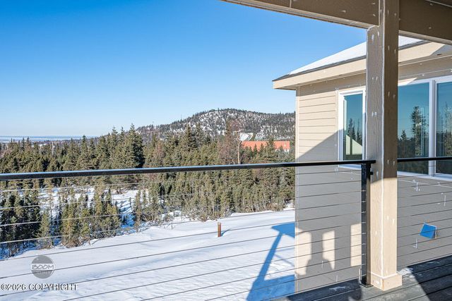 8200 Leo Circle, Anchorage, AK 99516