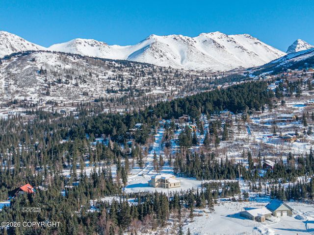 8200 Leo Circle, Anchorage, AK 99516