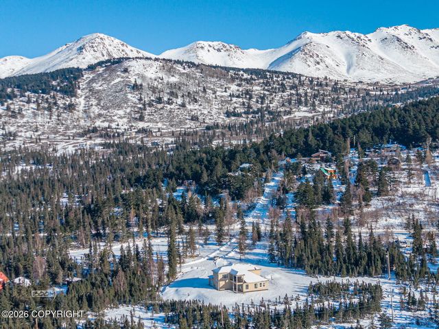 8200 Leo Circle, Anchorage, AK 99516