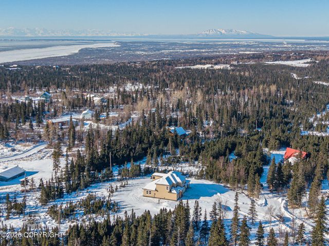 8200 Leo Circle, Anchorage, AK 99516