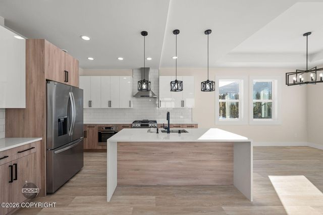 8200 Leo Circle, Anchorage, AK 99516