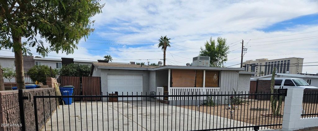 1205 N 43 rd. Place, Phoenix, AZ 85008