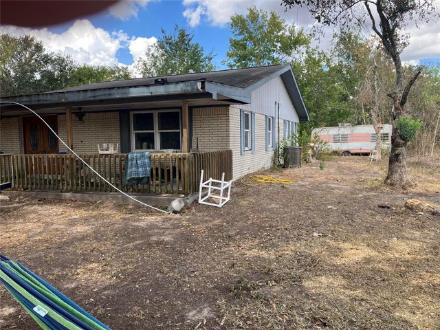 248 Becky Street, El Campo, TX 77437