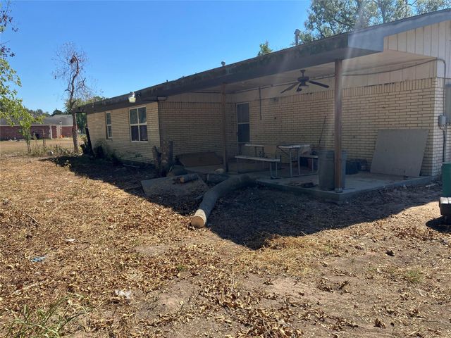 248 Becky Street, El Campo, TX 77437