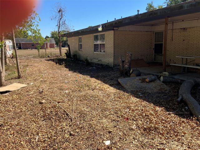 248 Becky Street, El Campo, TX 77437