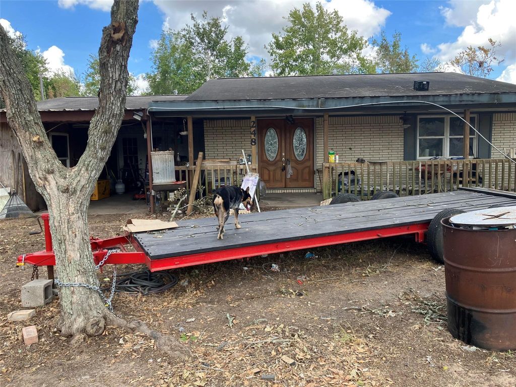 248 Becky Street, El Campo, TX 77437