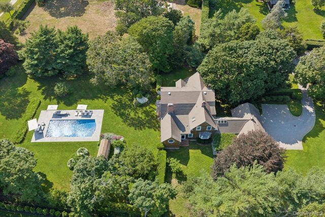 5 Shinnecock Road, Quogue, NY 11959