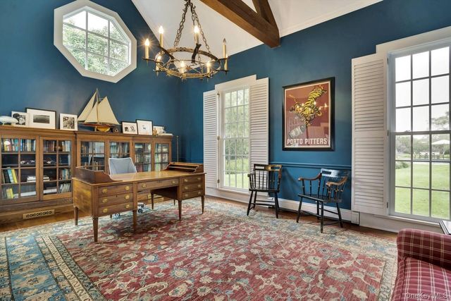 5 Shinnecock Road, Quogue, NY 11959