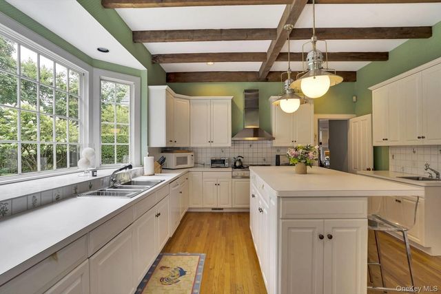 5 Shinnecock Road, Quogue, NY 11959