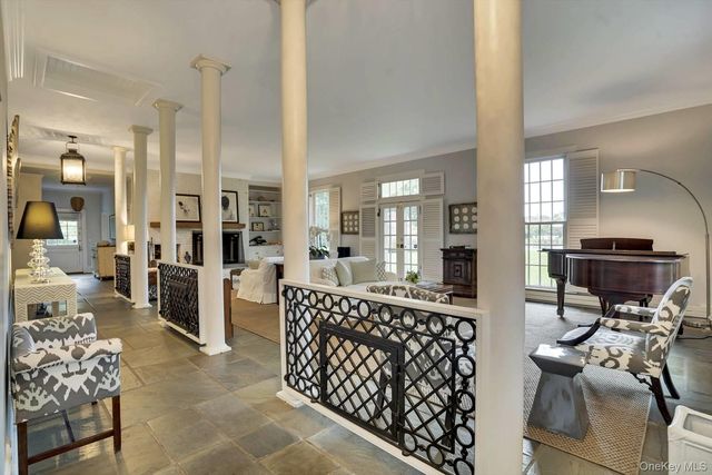 5 Shinnecock Road, Quogue, NY 11959