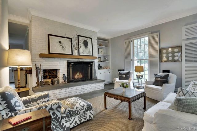 5 Shinnecock Road, Quogue, NY 11959