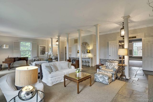 5 Shinnecock Road, Quogue, NY 11959