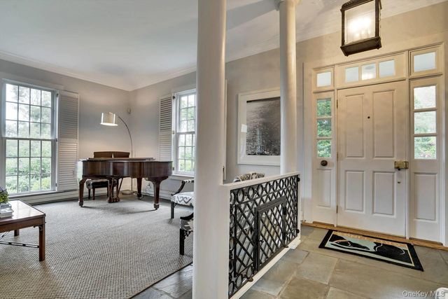 5 Shinnecock Road, Quogue, NY 11959
