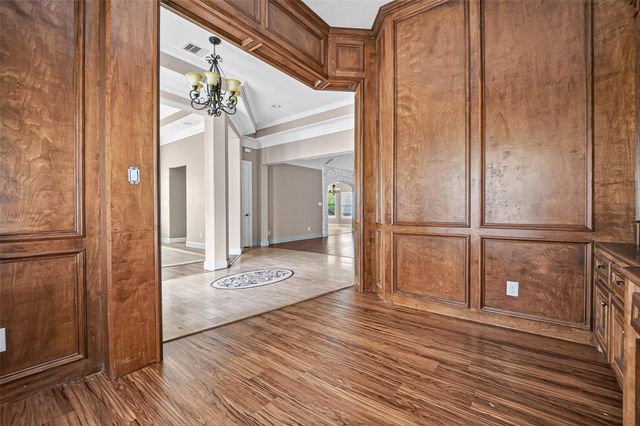 5771 Belarbor Street, Houston, TX 77033