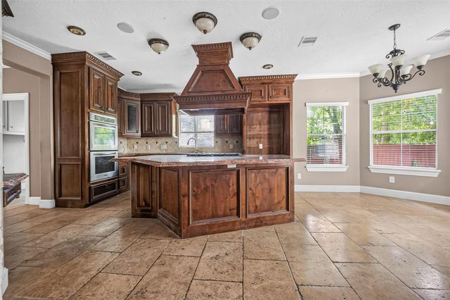 5771 Belarbor Street, Houston, TX 77033