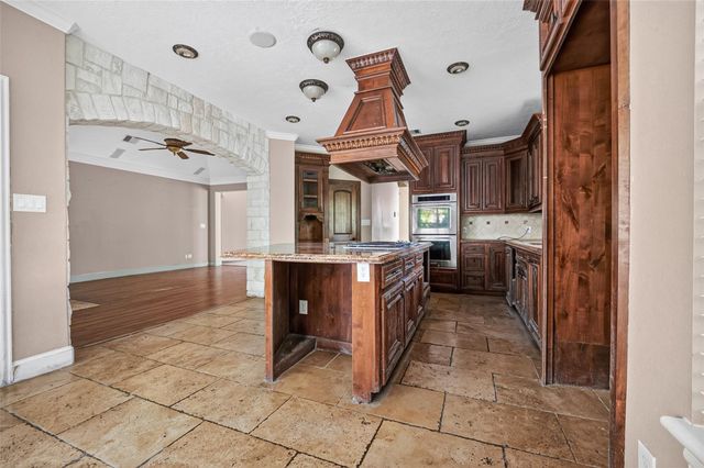 5771 Belarbor Street, Houston, TX 77033